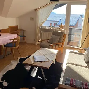 Aurikel 16 Apartment